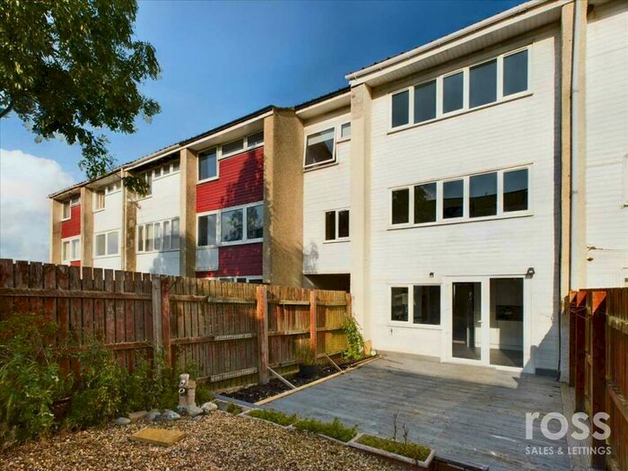 4 Bedroom Town House To Rent In Pine Place, Cumbernauld, Glasgow, G67