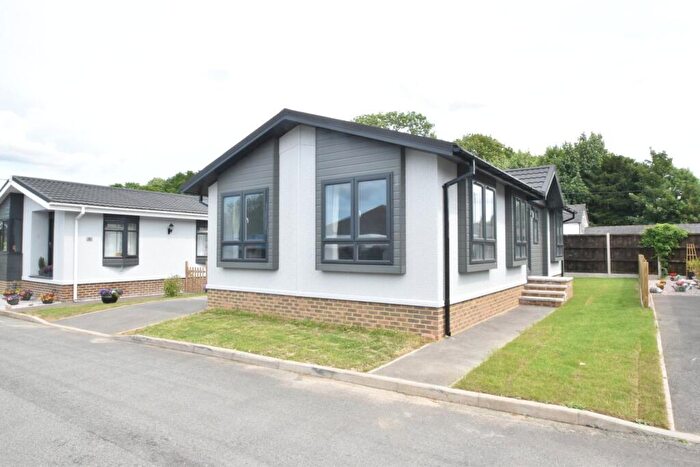 2 Bedroom Lodge For Sale In Dover Road, Barham, Canterbury, CT4