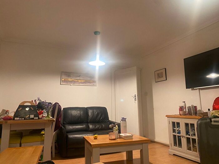 2 Bedroom Flat To Rent In Reading, RG1