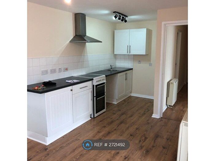1 Bedroom Flat To Rent In May Court, Nottingham, NG5