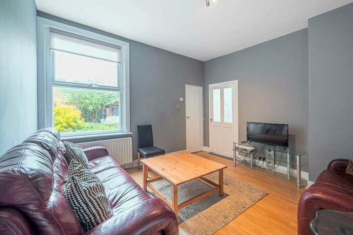 3 Bedroom Terraced House To Rent In Grange Avenue, Finchley, London, N12