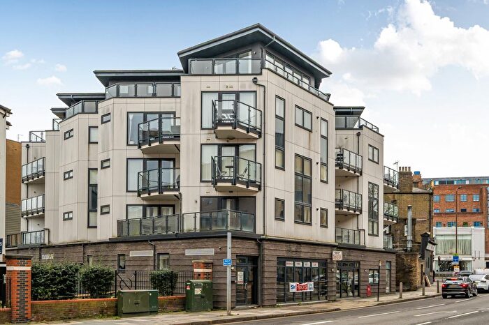 3 Bedroom Flat To Rent In Blackwall Lane, London, SE10