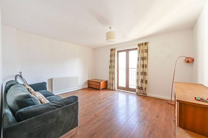 2 Bedroom Flat To Rent In Sunlight Square, Bethnal Green, London, E2