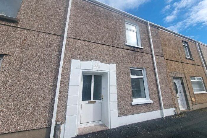 2 Bedroom Property To Rent In Caroline Street, Llanelli, SA15
