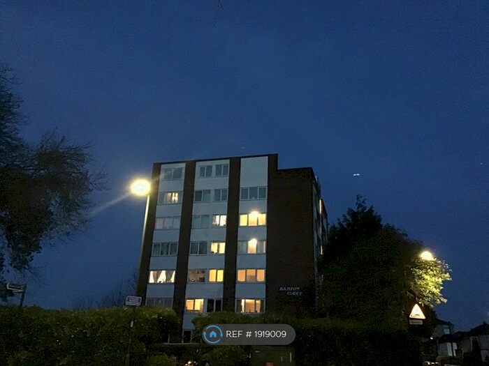 2 Bedroom Flat To Rent In Clarendon Road, Wallington, SM6