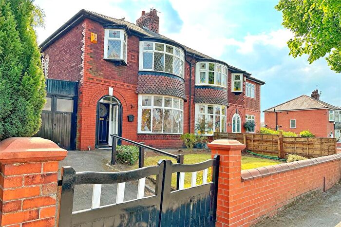 3 Bedroom Semi-Detached House For Sale In Hollinwood Avenue, Chadderton, Oldham, Greater Manchester, OL9