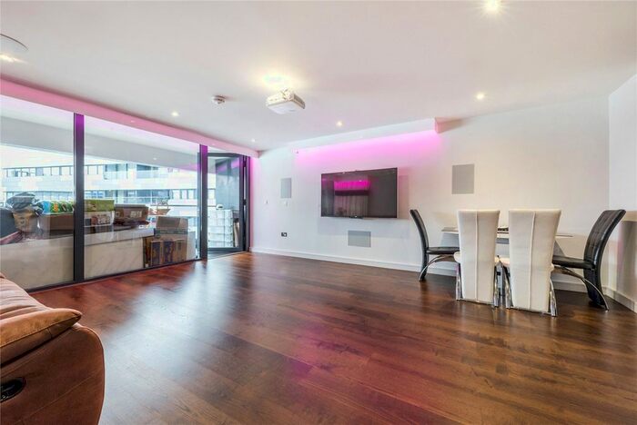 3 Bedroom Flat To Rent In Lambarde Square, London, SE10