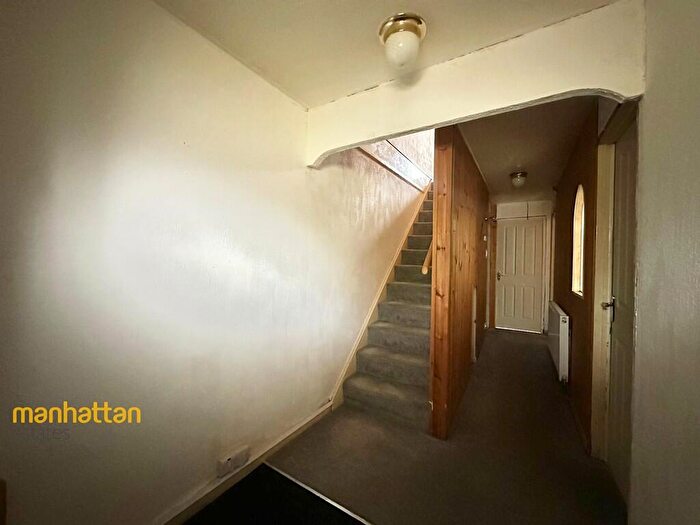 3 Bedroom Terraced House For Sale In Nottingham Drive, Halliwell, Bolton, BL1 - Photo 2