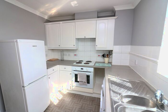 2 Bedroom Flat To Rent In Node Way Gardens, Welwyn, AL6