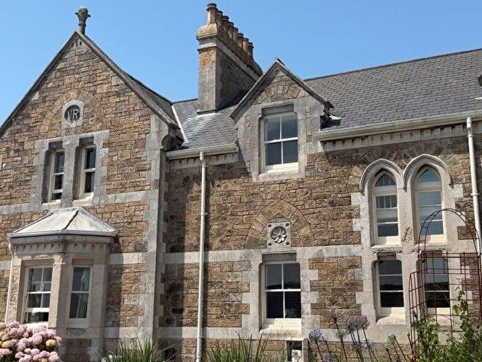 2 Bedroom Property To Rent In Coastguard Crescent, Penzance, TR18
