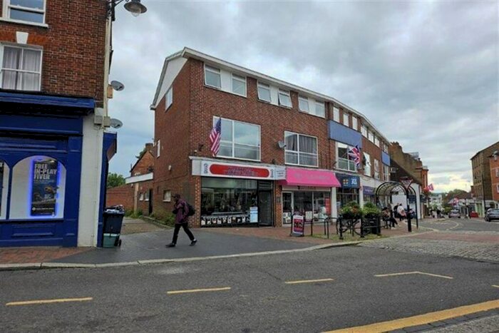 2 Bedroom Apartment To Rent In Bedroom Apartment St Floor In Godalming, GU7