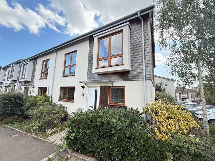 4 Bedroom Semi-Detached House For Sale In Great Mead, Chippenham, SN15