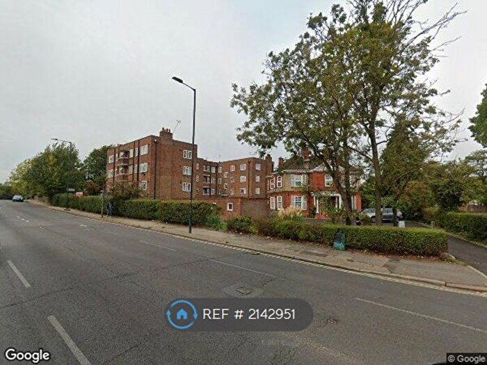 2 Bedroom Flat To Rent In Thurlby Close, Harrow-On-The-Hill, HA1