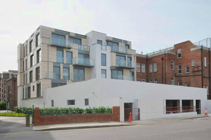 4 Bedroom Flat To Rent In Mintern Street, Hoxton, London, N1