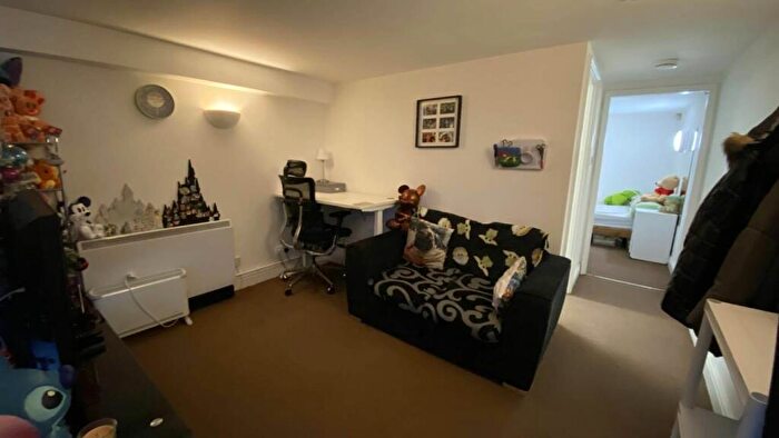 Studio To Rent In A Holters Mews, Canterbury Ref -, CT1