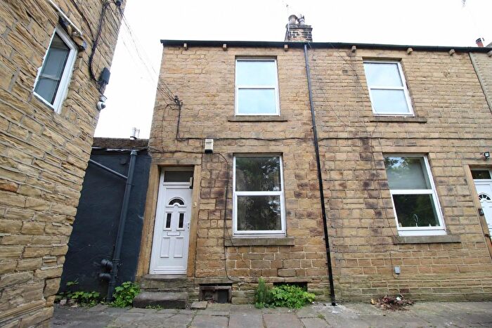 2 Bedroom Terraced House For Sale In Peel Square, Leeds, LS5