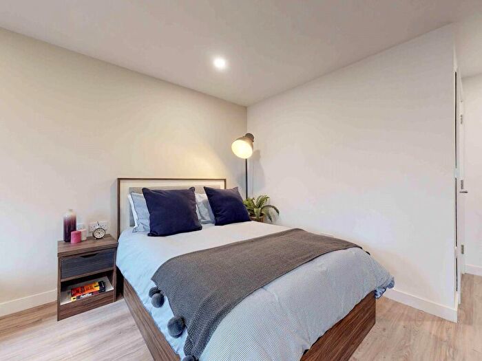 Apartment To Rent In Apt, Apollo Residence #, S1