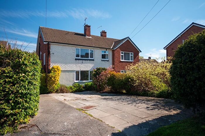 2 Bedroom Semi-Detached House For Sale In Southdown Avenue, Loundsley Green, Chesterfield, S40