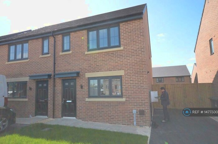 3 Bedroom Semi-Detached House To Rent In School Street, Thurnscoe, Rotherham, S63