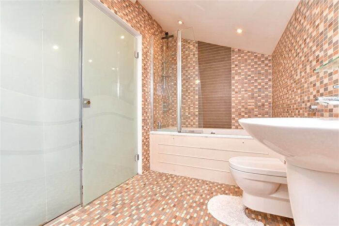 1 Bedroom Flat For Sale In Kings Lane, Sutton, Surrey, SM1