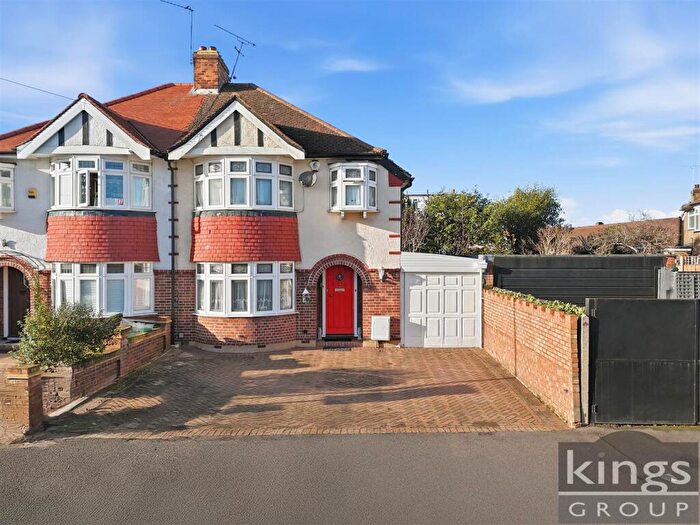 3 Bedroom House For Sale In Rowantree Road, London, N21