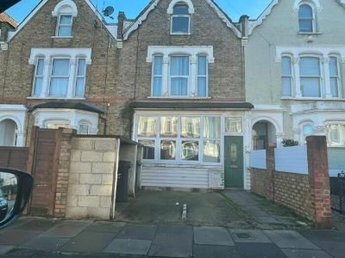 1 Bedroom Flat To Rent In Whittington Road, London, N22