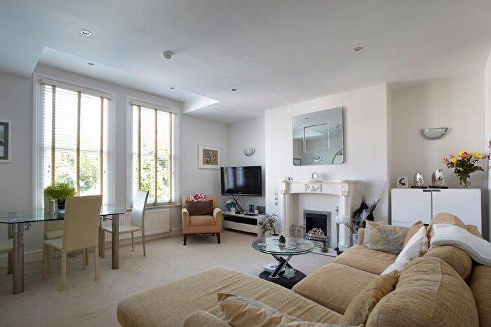 2 Bedroom Flat To Rent In Selborne Road, Hove, BN3