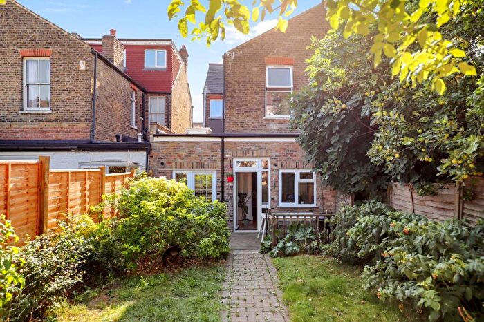 2 Bedroom Flat For Sale In Wiverton Road, Sydenham, London, SE26