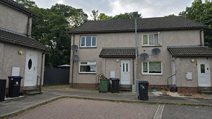2 Bedroom Flat To Rent In Parkside Court, Plean, Stirling, FK7