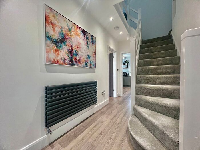 5 Bedroom Semi-Detached House To Rent In Alandale Drive, Pinner, HA5