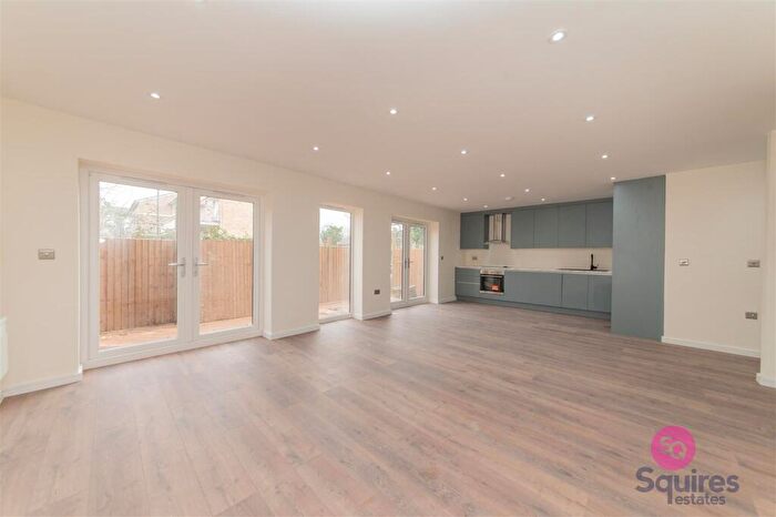 2 Bedroom Flat To Rent In Station Road, N11