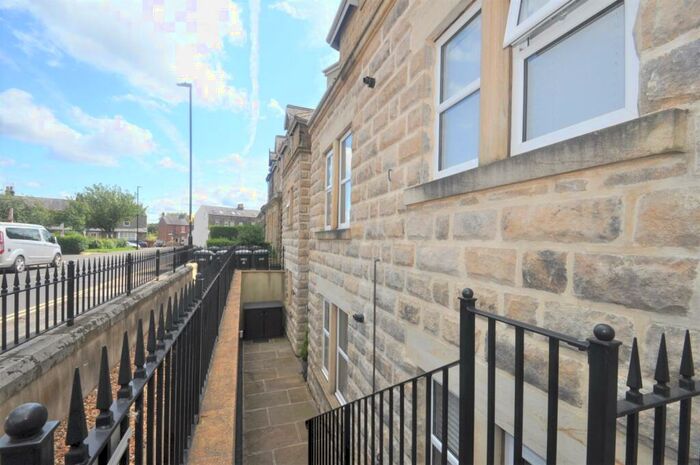 2 Bedroom Apartment To Rent In Mayfield Grove, Harrogate, North Yorkshire, HG1