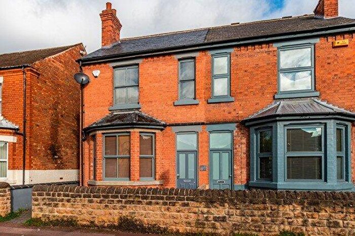3 Bedroom Semi-Detached House To Rent In Oakfields Road, West Bridgford, Nottingham, Nottinghamshire, NG2