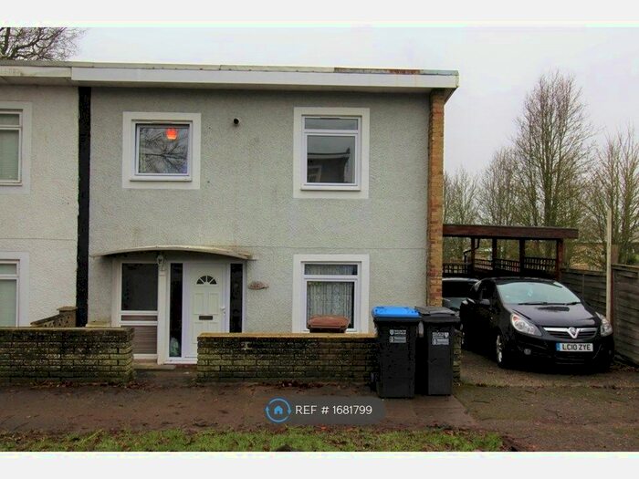 4 Bedroom Semi-Detached House To Rent In Willow Way, Hatfield, AL10