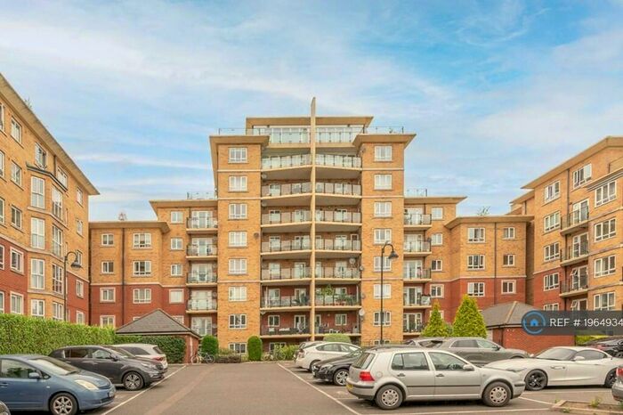 2 Bedroom Flat To Rent In Glebelands Close, London, N12
