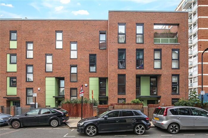 4 Bedroom Terraced House For Sale In Laburnum Street, Bethnal Green, London, E2