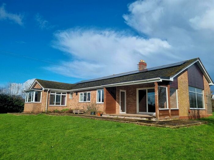 4 Bedroom Detached Bungalow To Rent In Stoney Ley, Broadwas, Worcester, WR6