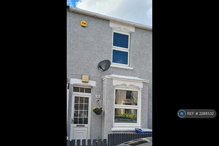 3 Bedroom Terraced House To Rent In Flint Street, Grays, RM20