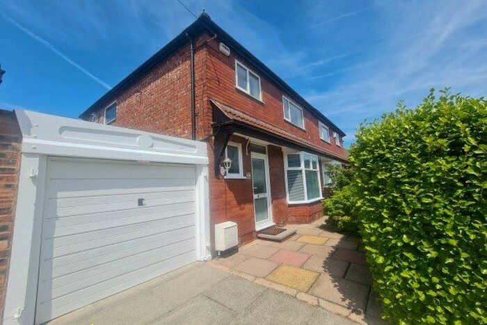 3 Bedroom Property To Rent In Austin Drive, Manchester, M20