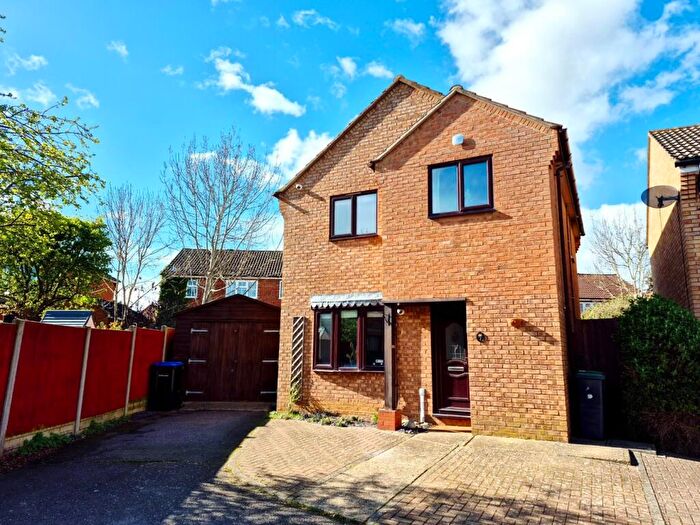 3 Bedroom Detached House For Sale In Turner Road, Stowmarket, IP14