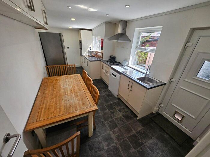 5 Bedroom Terraced House To Rent In Hanover Square, Woodhouse, Leeds, LS3