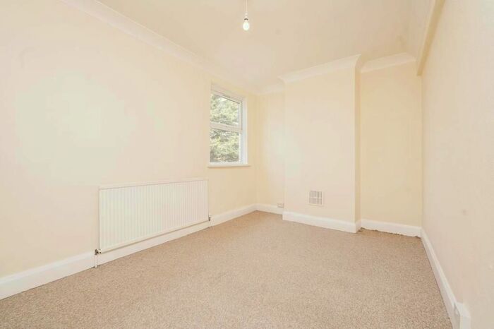 2 Bedroom Flat To Rent In Cinema Parade, Whalebone Lane South, Dagenham, RM8