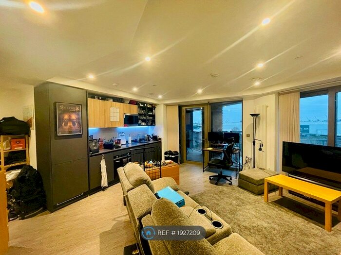 1 Bedroom Flat To Rent In Western Gateway, London, E16