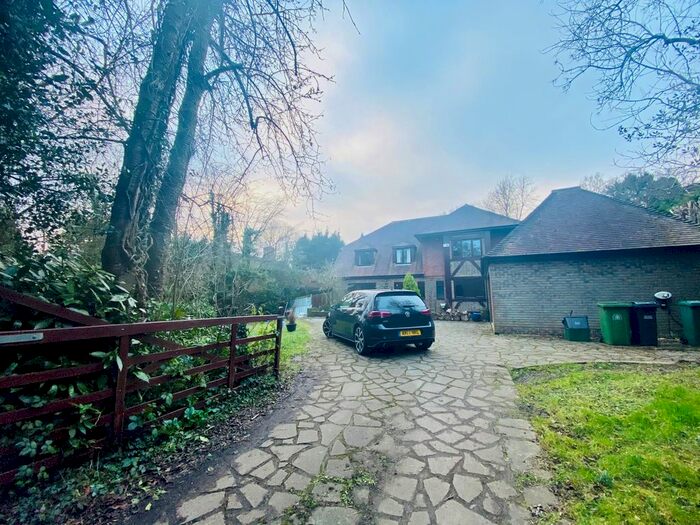 5 Bedroom Detached House To Rent In Starrock Lane, Chipstead, Coulsdon, CR5