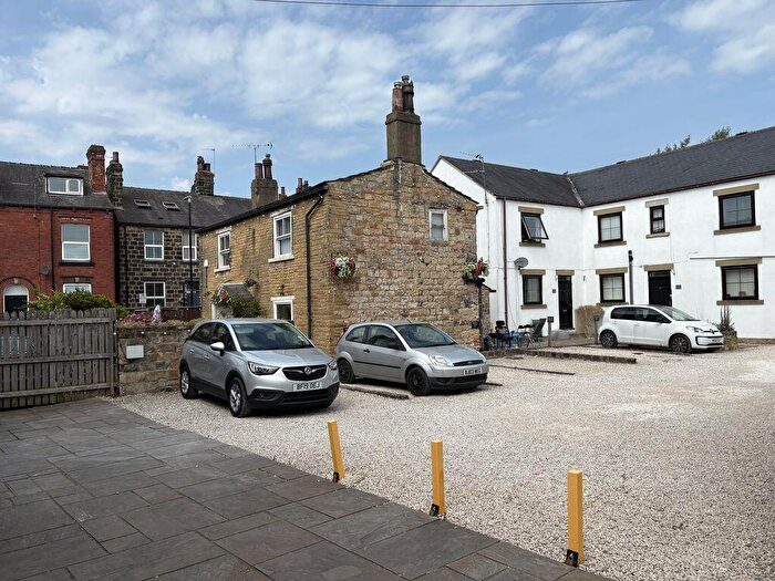3 Bedroom Flat To Rent In Cross Chapel Street, Leeds, LS6