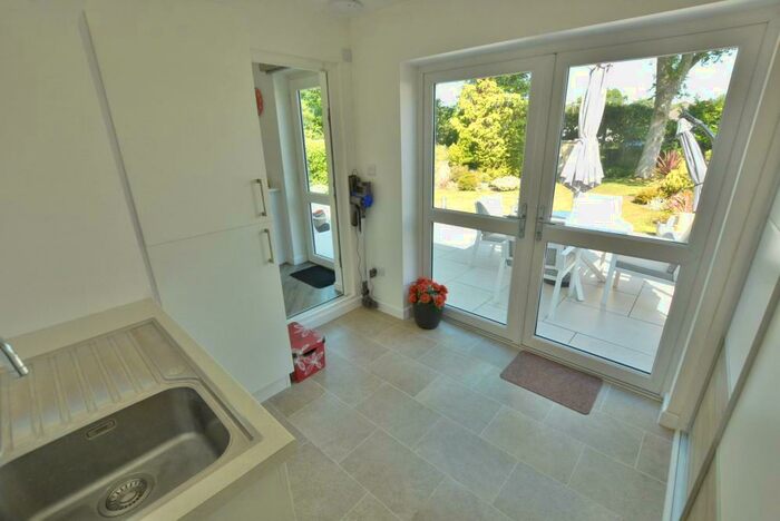 4 Bedroom Detached House For Sale In Upton Way, Broadstone, Dorset, BH18
