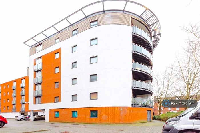 1 Bedroom Flat To Rent In Channel Way, Southampton, SO14
