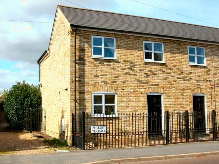3 Bedroom End Of Terrace House To Rent In Berkley Terrace, Eynesbury, St Neots, Cambs, PE19