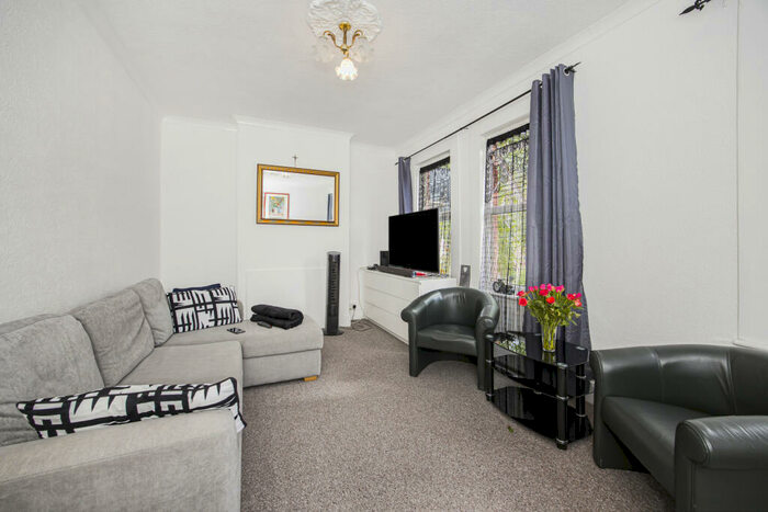 1 Bedroom Flat For Sale In Morieux Road, E10
