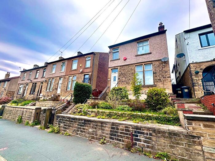 3 Bedroom Detached House For Sale In Heaton Road, Huddersfield, HD1